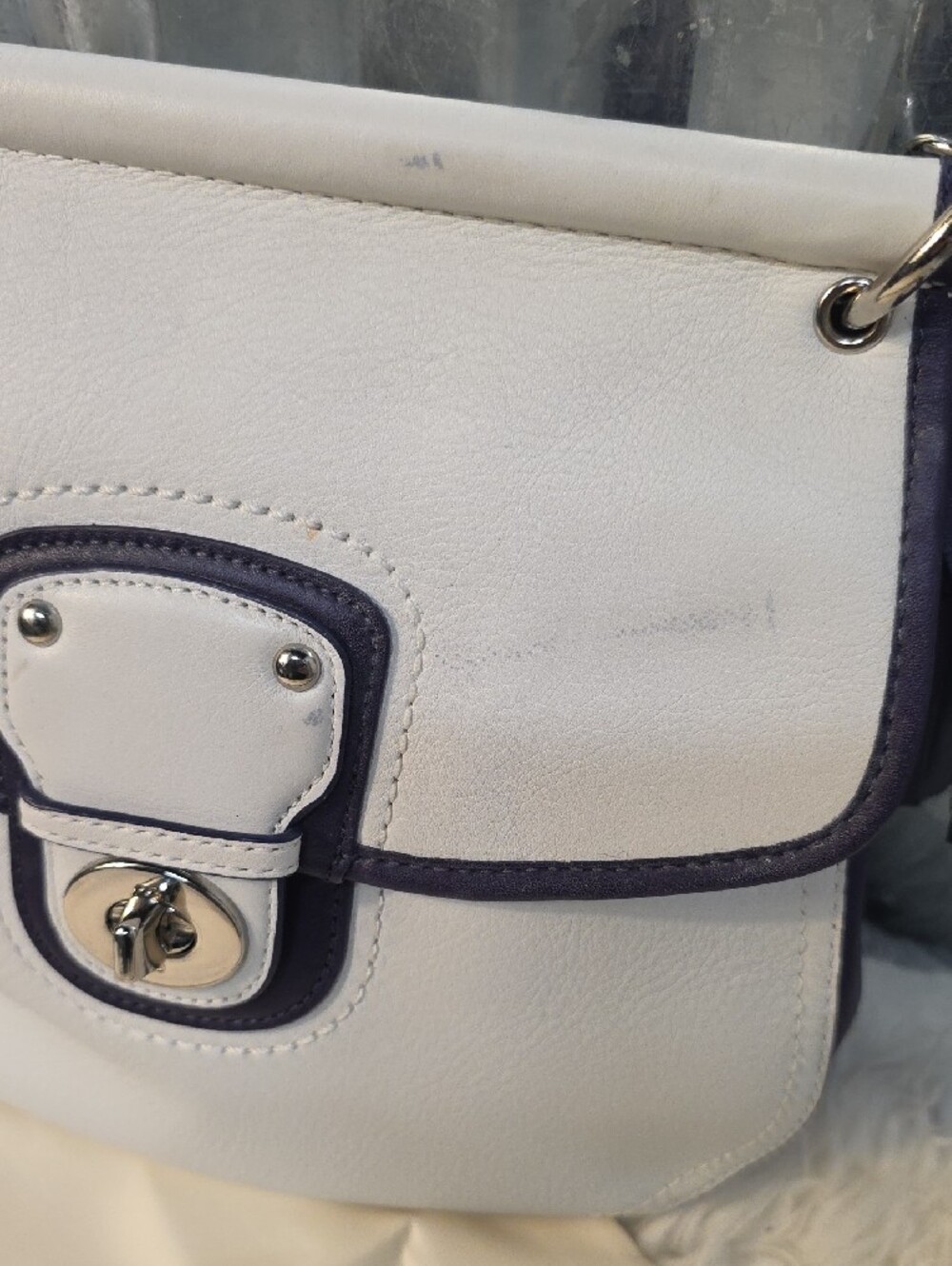 Very RARE! NWT Coach White and Purple Leather Willis Crossbody - Picture 8 of 11